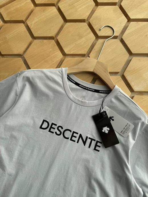 点此购买 迪桑特夏季男款纯棉短袖T恤 LL 312584 商品图9