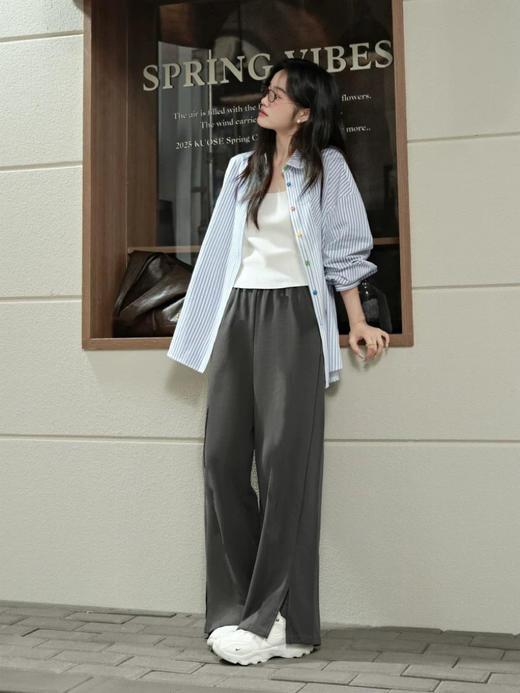 极度舒适！裤王😎口碑爆款裤型！一条拯救全腿型❗️今年的升级新款【URZA&TAFR窄版开叉阔腿直筒卫裤】裤腰松紧抽绳设计，不勒肚肚0束缚！✅裤脚开衩设计，时髦不单调！超级无敌长腿神裤！微阔藏肉版型！ 商品图4