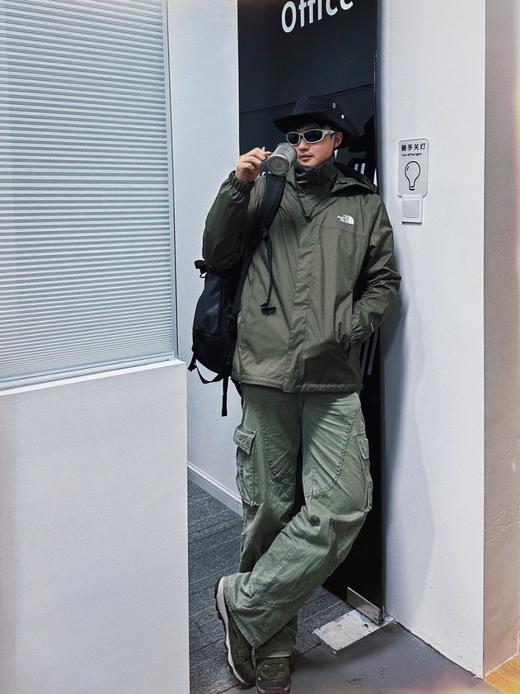 特价北面冲锋衣情侣户外防水夹克 商品图1