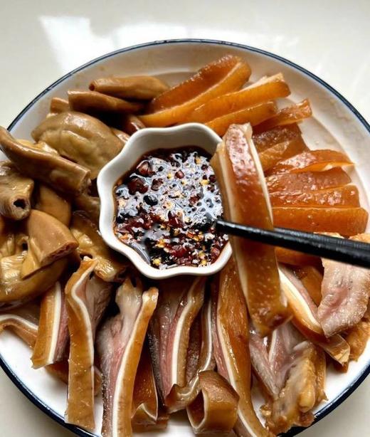 鲜切猪耳朵32元1整个约400-500g，明天到 商品图2