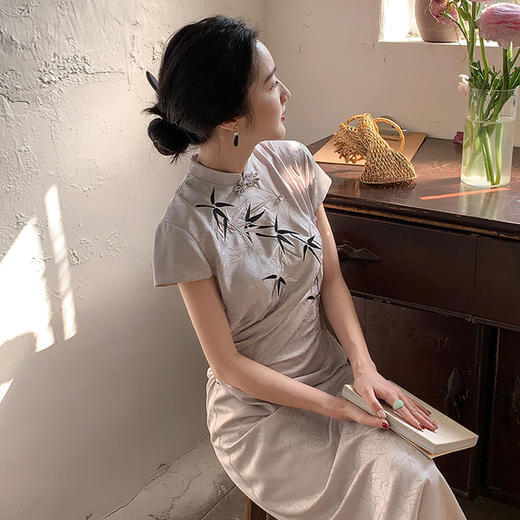 西遇新中式旗袍女夏季新款竹子灰色盘扣修身收腰短袖连衣裙SS150341 商品图2