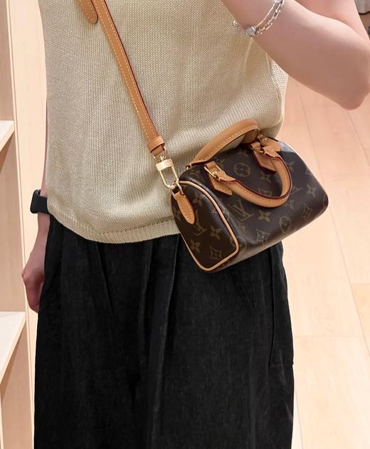 海外出入专柜版捡漏LVNano小枕头包 商品图4