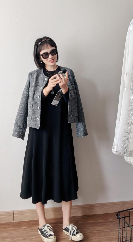 春秋新品垂顺高比例显瘦简洁小黑裙连衣裙 商品图5