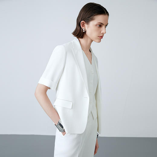 EITIE爱特爱夏季新款通勤纯色五分袖西装外套女7803503 商品图1