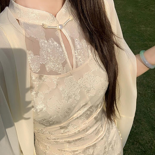 西遇新中式挂脖旗袍女夏季新款暗纹绣花盘扣无袖露肩连衣裙SS150338 商品图3