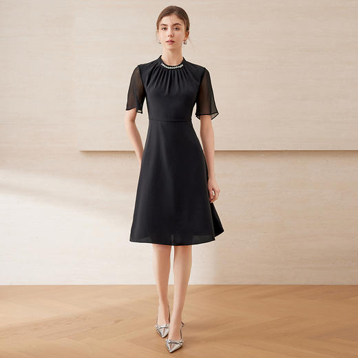 EITIE爱特爱飞飞袖优雅气质收腰轻奢黑色连衣裙夏季新款B2507620 商品图3