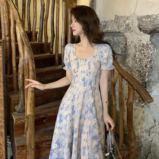 西遇法式碎花连衣裙女2025年夏季新款a字蓝色方领油画短袖长裙SS150346 商品图2