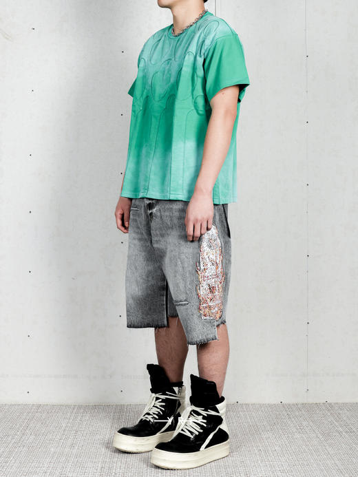 WHO DECIDES WAR | 礼堂渐变T恤 商品图1