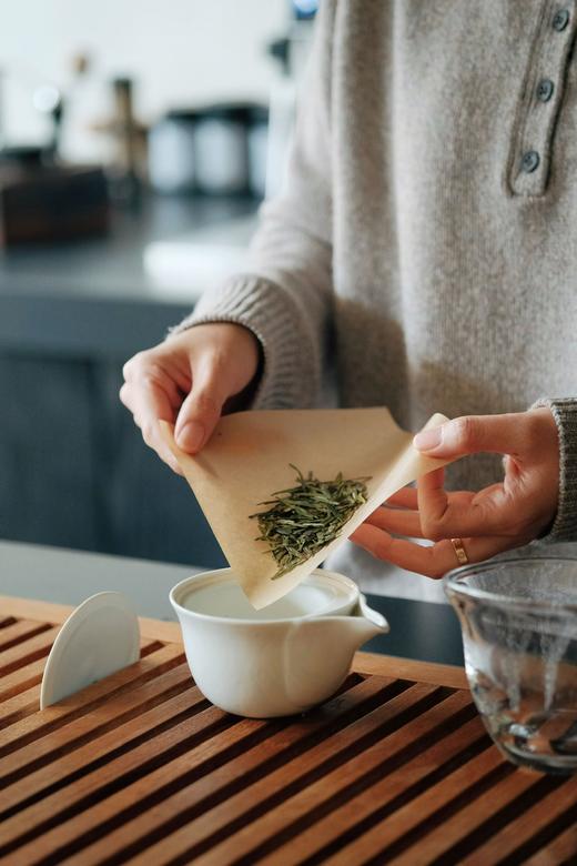 【25年西湖龙井明前头采】今天西湖龙井终于开采了，今年确实是晚了好多。不过我们毕竟不打生长素，让茶芽慢慢生长，自己喝更放心 商品图0