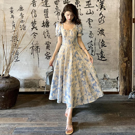 西遇法式碎花连衣裙女2025年夏季新款a字蓝色方领油画短袖长裙SS150346 商品图1