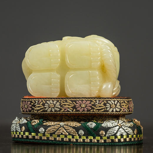 清 白玉雕大象摆件 商品图3