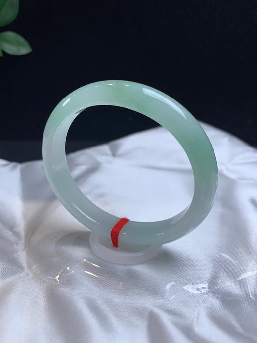 612493，53.8冰甜绿贵妃 ，小清新，干净水润 一截甜绿色，很秀气 商品图1