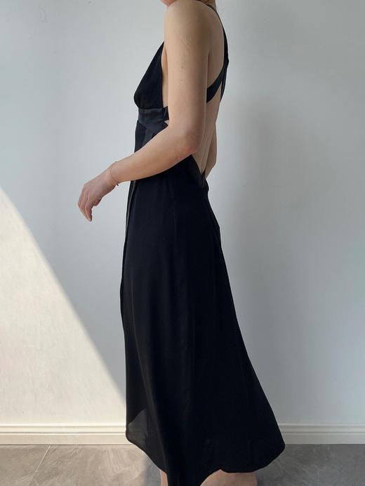 CG｜Caroline Dress 深V弹力真丝露背连衣裙［ 黑 ] 商品图3