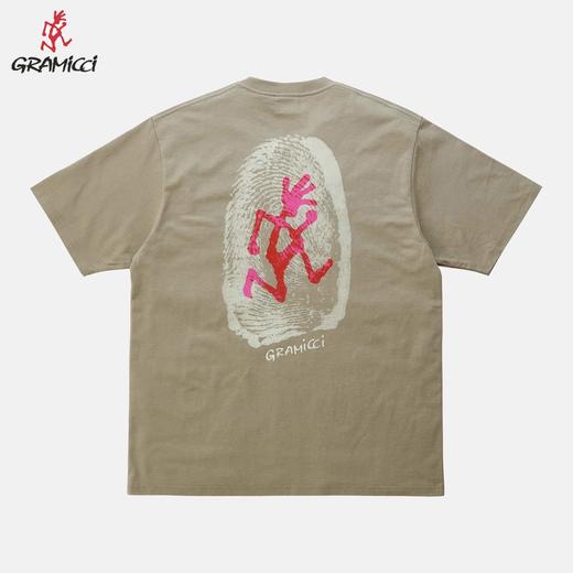 GRAMICCI小野人 情侣款运动休闲棉T恤拇指印花短袖宽松G5SU-T174 商品图1
