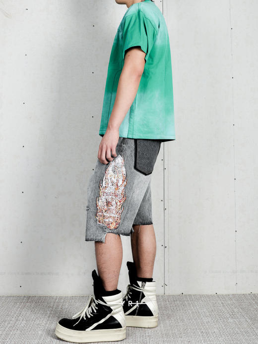 WHO DECIDES WAR | 火焰彩窗刺绣短裤 商品图2