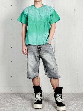 WHO DECIDES WAR | 礼堂渐变T恤