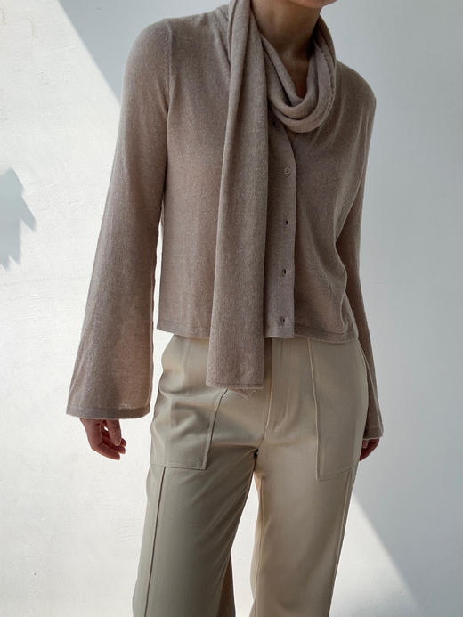 ZAANLI｜ZN10016-1 纱驼色 轻薄羊驼毛围巾宽袖针织上衣 商品图4