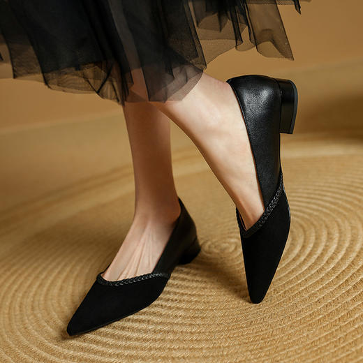 【预售5天】尖头平底鞋早春新款黑色百搭显瘦浅口复古磨砂V口单鞋PS&PS3097-1 商品图3