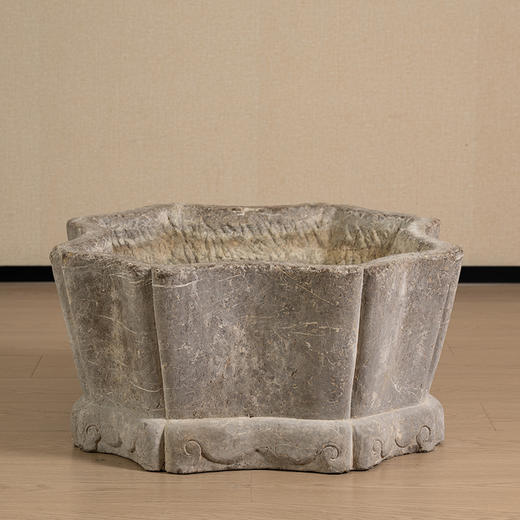 清 太湖石雕瓜棱葵口赏盆 商品图0