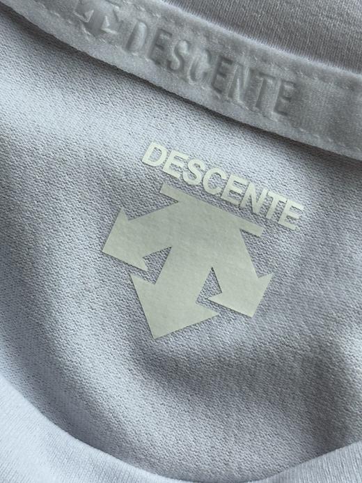 点此购买 迪桑特夏季男女款TOUGH运动透气短袖针织T恤 LL 312582 商品图11