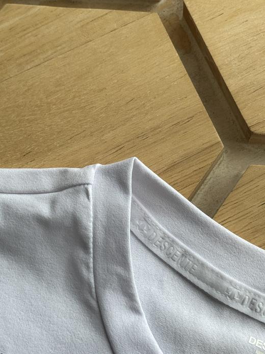 点此购买 迪桑特夏季男女款TOUGH运动透气短袖针织T恤 LL 312582 商品图10