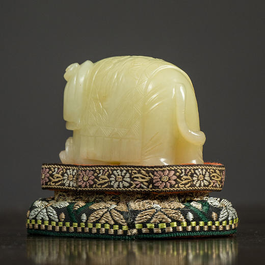 清 白玉雕大象摆件 商品图4