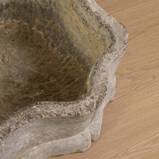 清 太湖石雕瓜棱葵口赏盆 商品图3