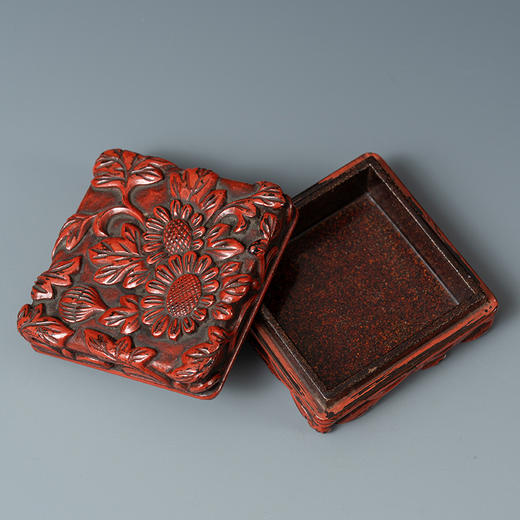 清 剔红花卉纹方形香盒 商品图2