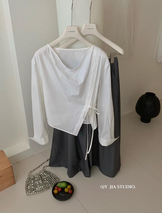 【GZ】无忧购韩系荡领不规则系带白衬衣＋气质高腰显瘦A字百褶裙裤套装8925-5（截单后7天发货) 商品图9