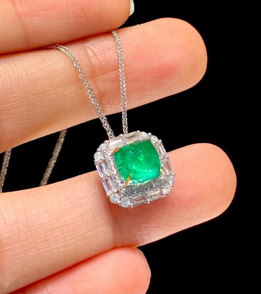 1.5ct糖塔祖母绿吊坠 商品图1