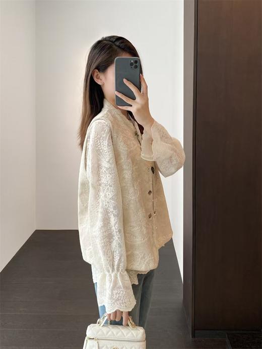 法式重工刺绣上衣V领蕾丝花边小衫长袖开衫喇叭袖白色衬衣女春夏 商品图5