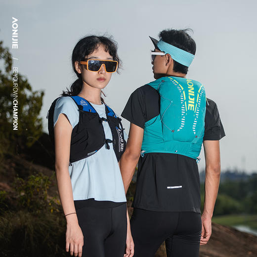 奥尼捷 跑步背包男女超轻越野跑水袋包户外登山徒步马拉松运动双肩包12L C962 商品图5