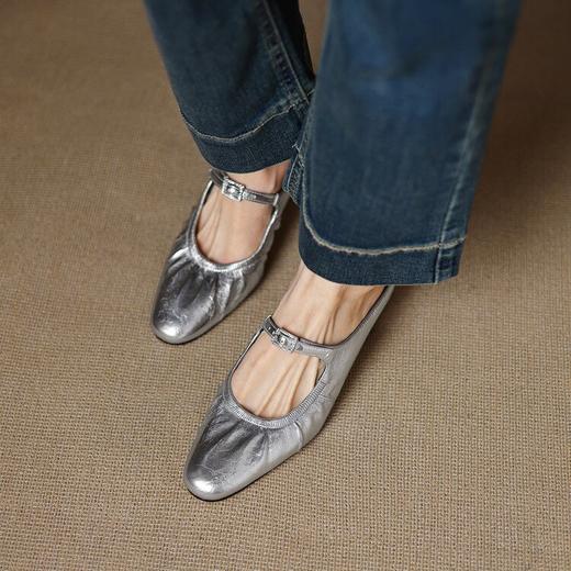 【预售5天】银色包头半拖鞋女夏外穿羊皮玛丽珍配裙子韩系褶皱粗跟穆勒凉拖鞋HB&2201 商品图3