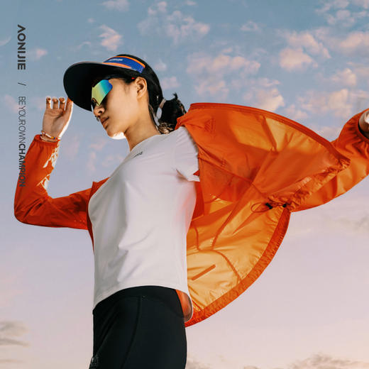 奥尼捷户外运动皮肤风衣女士防风防泼水防晒运动衣透气轻量化便捷收纳FW6225 商品图1