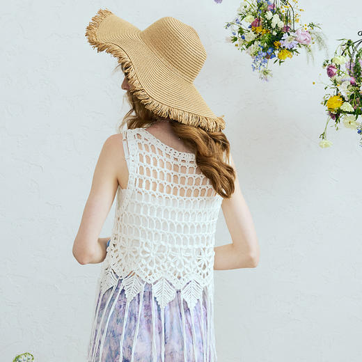 两三事 花絮折枝 2025夏季新款度假风流苏下摆镂空勾花背心女 商品图4