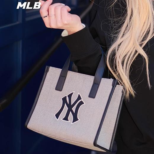 【品牌授权】扫码验证 韩国MLB 带防伪码 经典帆布托特包-黑色 深棕色 奶油色 3AORS062N 女新款老花满印休闲时尚运动背包 商品图1