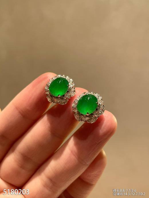 老坑玻璃种艳绿蛋面耳钉。95999【5180203】 商品图2