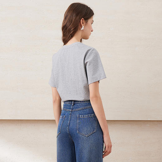 EITIE爱特爱简约圆领正肩直筒显瘦蝴蝶绣花休闲T恤短袖2025夏新款B2502604 商品图9