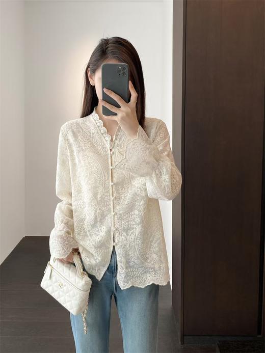法式重工刺绣上衣V领蕾丝花边小衫长袖开衫喇叭袖白色衬衣女春夏 商品图0