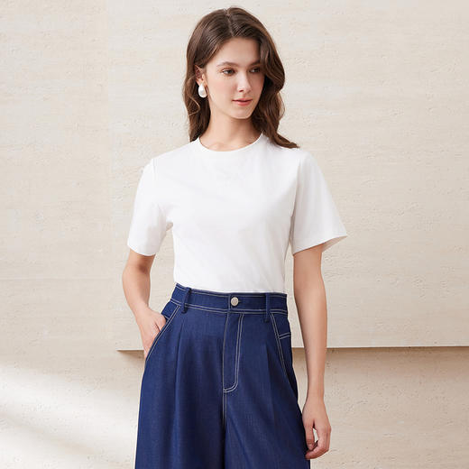 EITIE爱特爱简约圆领正肩直筒显瘦蝴蝶绣花休闲T恤短袖2025夏新款B2502604 商品图3