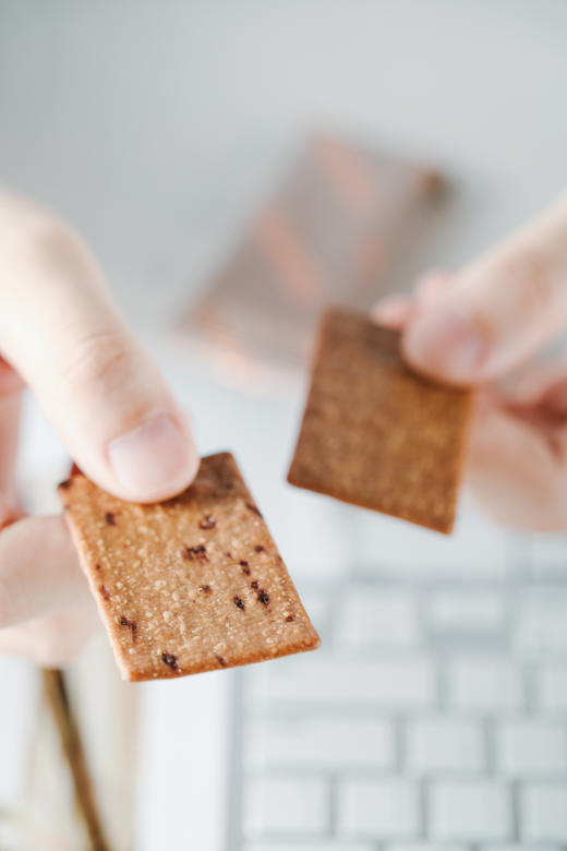 【尝念时光•岩烧黑巧咖啡脆片】为咖啡控而生米惦☕️ 浓醇咖啡香，一苦二甜三回味，三重口感真的配 商品图6