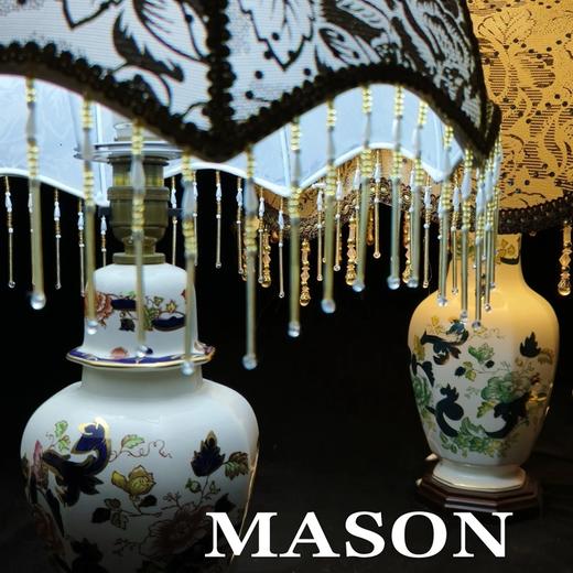 马森伊万里风格碧色查特勒斯＆钴蓝色曼德勒系列手绘台灯，汉洋折衷风格的设计贵气十足，灯光下描金牡丹更显国色天香 商品图0