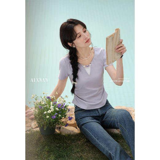 【65折秒杀】鹿向南「雾紫晚棠」紫色圆领T恤女夏季设计感短袖正肩显瘦上衣L537110 商品图1