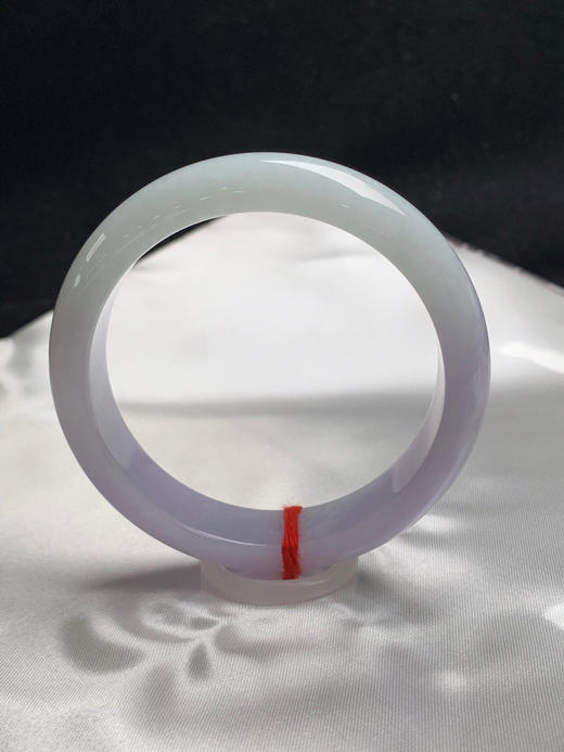 612504，58.6圈口，糯化飘紫正圈平安镯，淡春彩色系，半山半水色，底子细润 商品图3