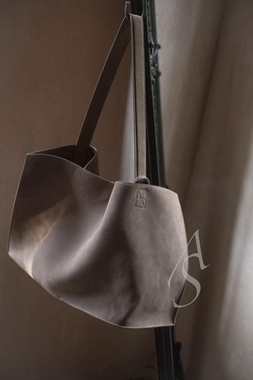 Studio Nicholson  泥灰色doublet绒面牛皮托特包 商品图1