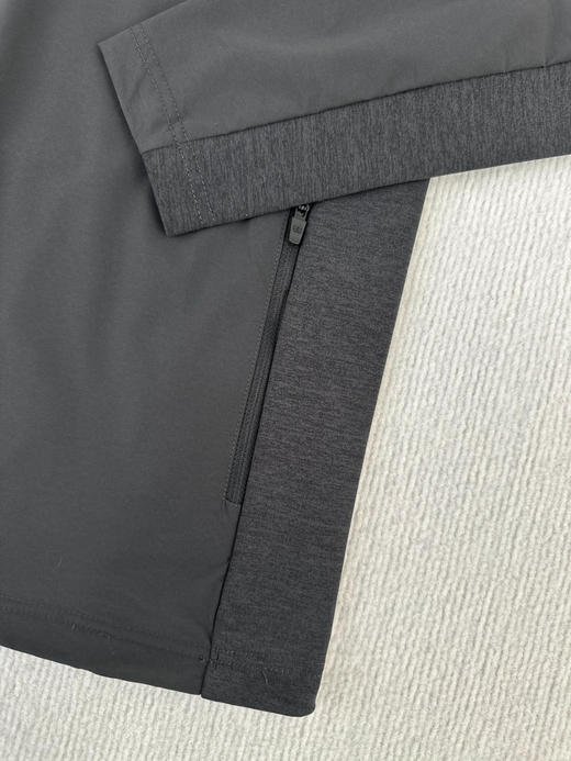 独家出韩国订单 韩国官网在售1714元！春夏款！科隆Kolon sport 户外半拉链戴帽长袖！！
韩国官网在售1714元！男女同款
尺码 95 100 105 110 115 商品图8