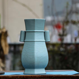 问鼎官窑大国工匠监制六方贯耳瓶