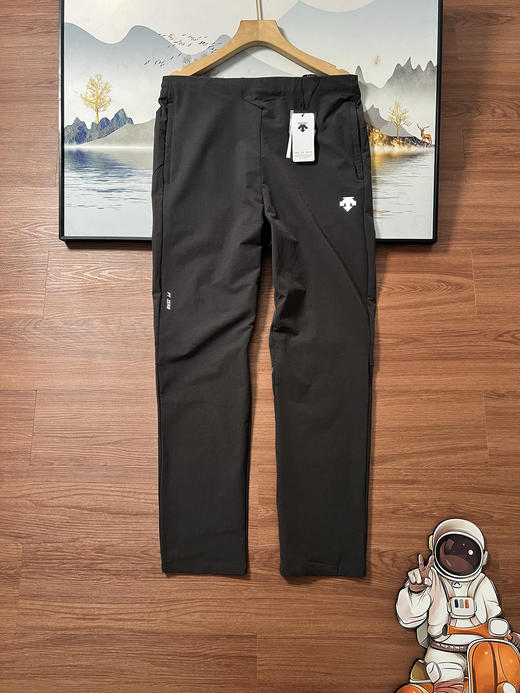 点此购买 迪桑特男子春夏梭织速干运动长裤 ggd 312703 商品图1