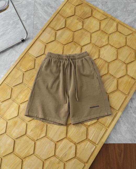 点此购买 巴黎世家夏季男女款做旧水磨蜡染硅胶印花松紧中腰直筒宽松休闲短裤 LL 312681 商品图7