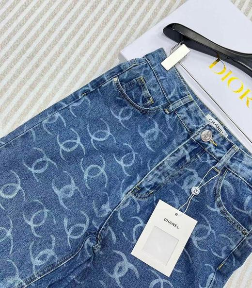 CHANEL香奈儿24SS小香满印后袋珠片慵懒风且时髦百搭款长裤（DQJ） 商品图9